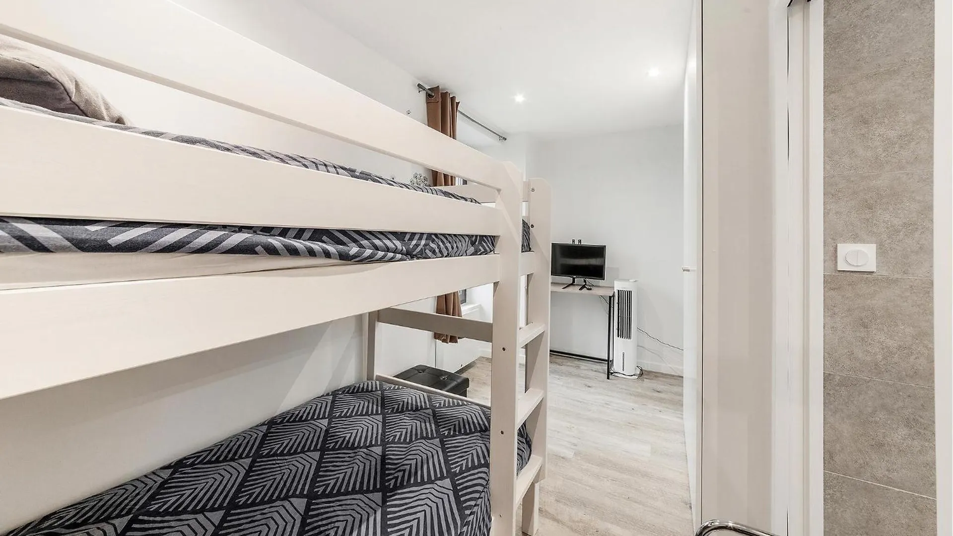 Gorgeous Apartment In Saint-Benoit-Des-Ondes With Kitchen 0*,  Franciaország